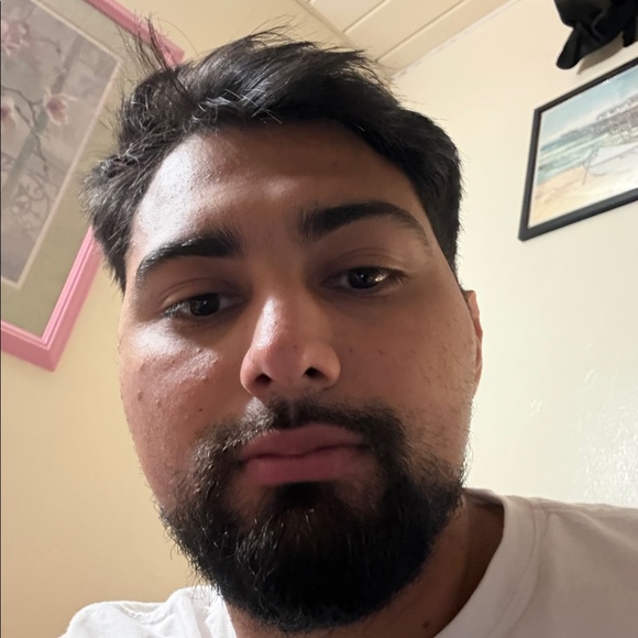 Meet your Posher, Cesar angelo - Picture 1 of 1